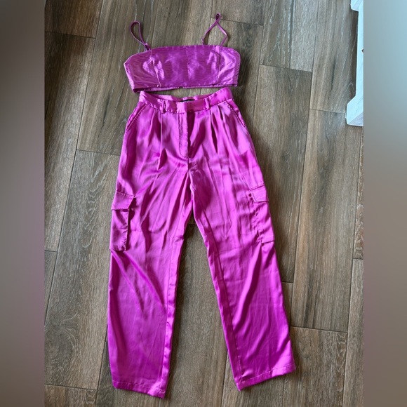 Dynamite Izabel pink Satin 2 piece outfit cargo pants sz 6 and bandeau top L - Picture 4 of 16